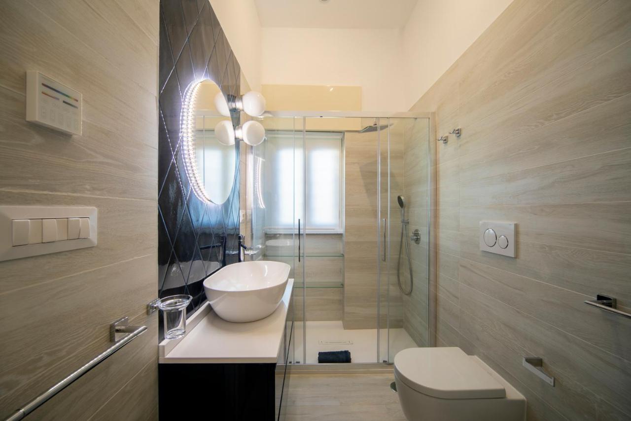 Nuovo Sulla Con Larga Terrazza Di 70 Mq E Posto Auto Privato Apartment *