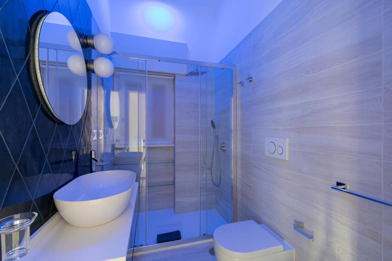 Nuovo Sulla Con Larga Terrazza Di 70 Mq E Posto Auto Privato Apartment *