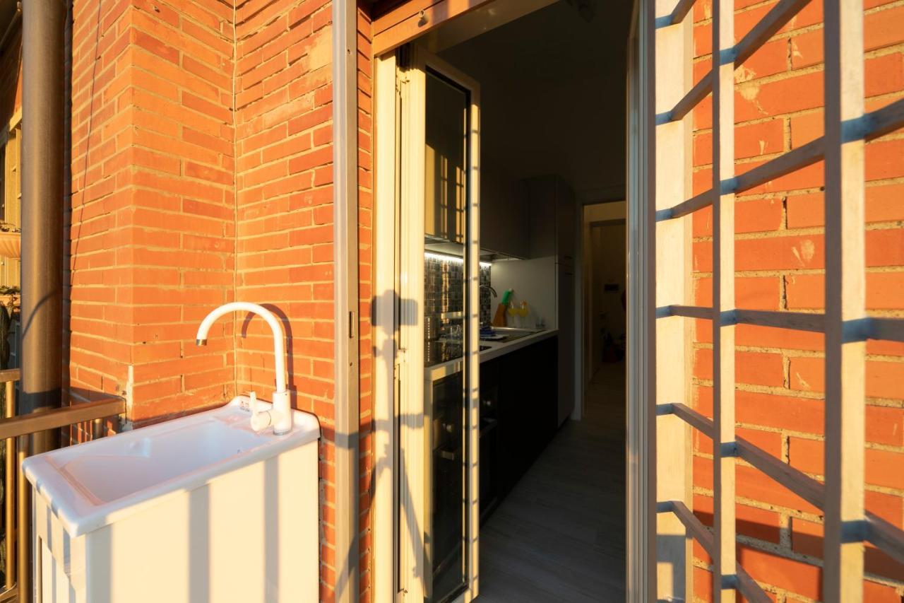 Nuovo Sulla Con Larga Terrazza Di 70 Mq E Posto Auto Privato Apartment *